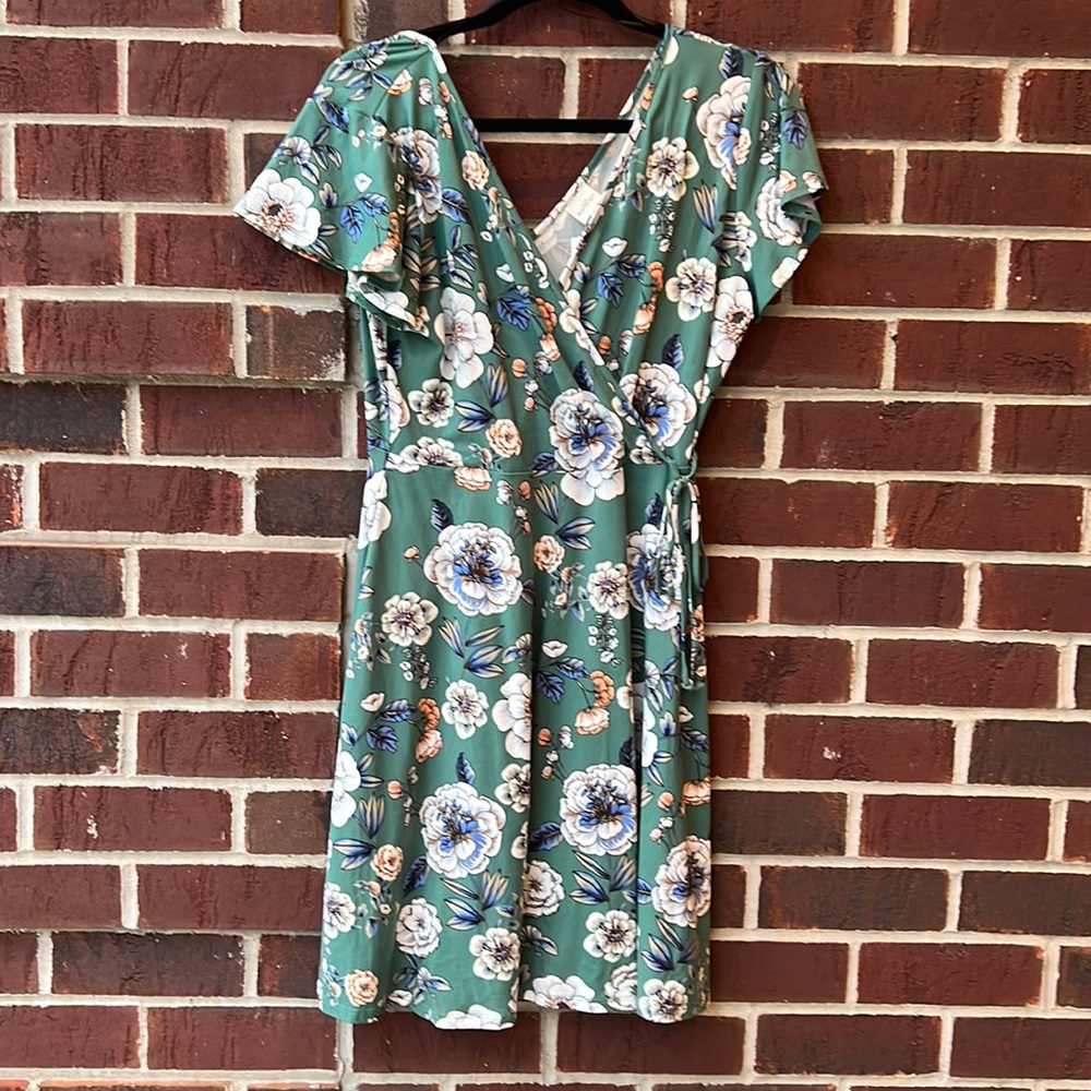 Kaileigh green faux wrap dress with v neck & flutter sleeves